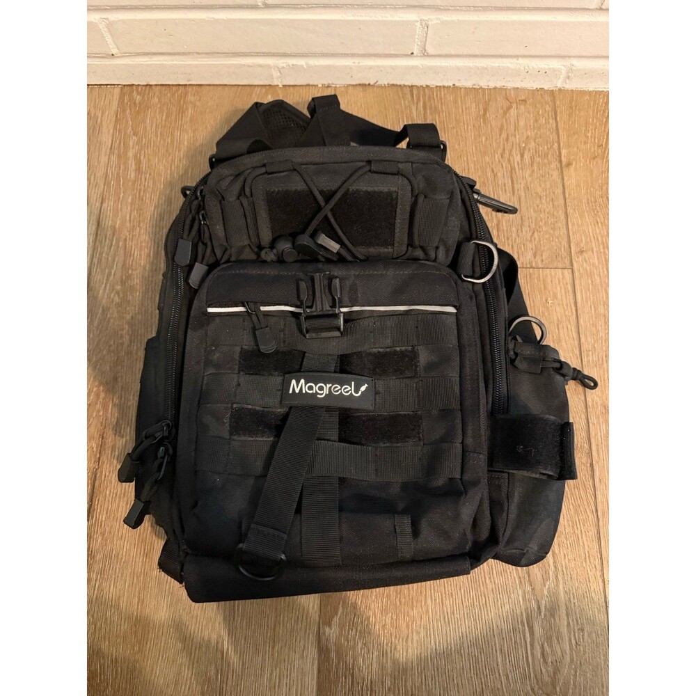MAGREEL FISHING TACKLE BAG CROSSBODY PRE OWNED ONLY USED A COUPLE OF TIMES